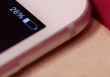 Можно ли на самом деле оставлять смартфон на зарядке на ночь