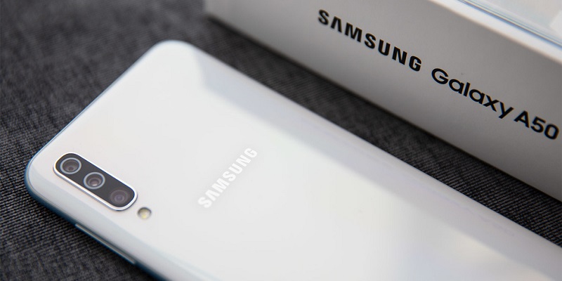  Samsung Galaxy A50  : Redmi Note 7 Pro, Sony Xperia 10