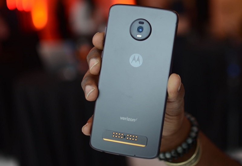 Motorola Moto Z4:   